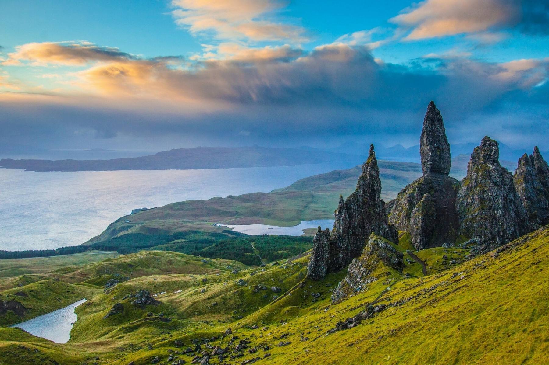 AZAR4 - old man of storr isle of skye - The best places for wild camping