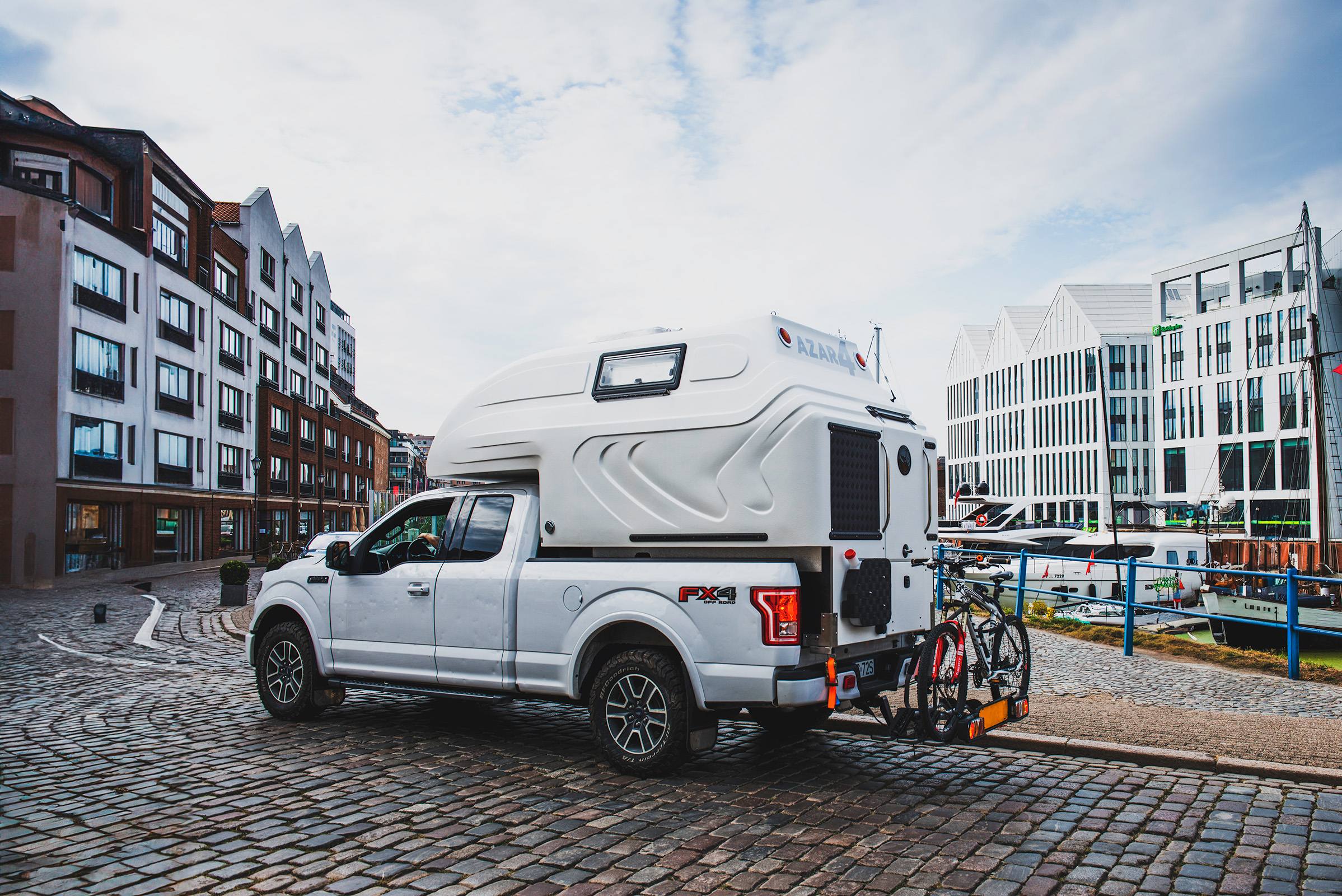 mobile capsule pickup camper Azar4